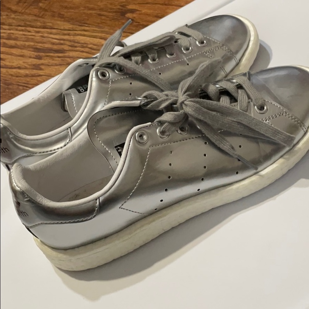 Stan Smiths - image 1